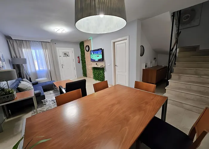 With Sea Views Шале Фуэнхирола