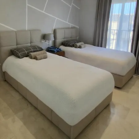 With Sea Views Chalet *