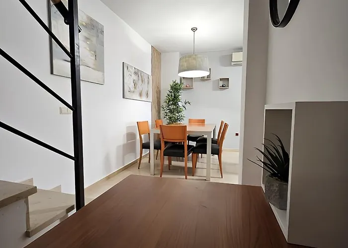 木屋 With Sea Views